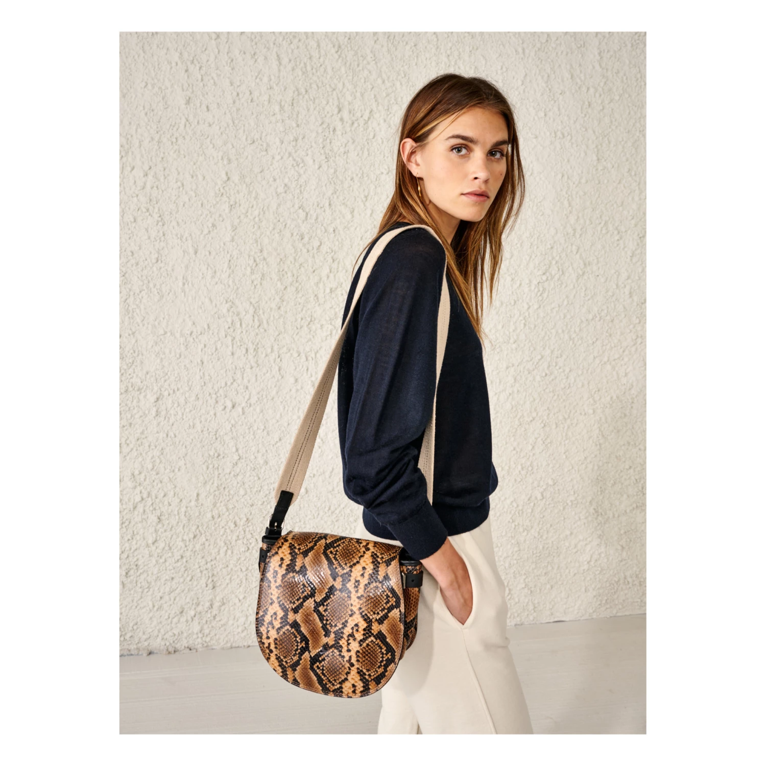 Delen Merino Wool Jumper - Women’s Collection - Navy blue Bellerose Fashion Adult 5 Delen Merino Wool Jumper - Women’s Collection - Navy blue Bellerose Fashion Adult - Image 5